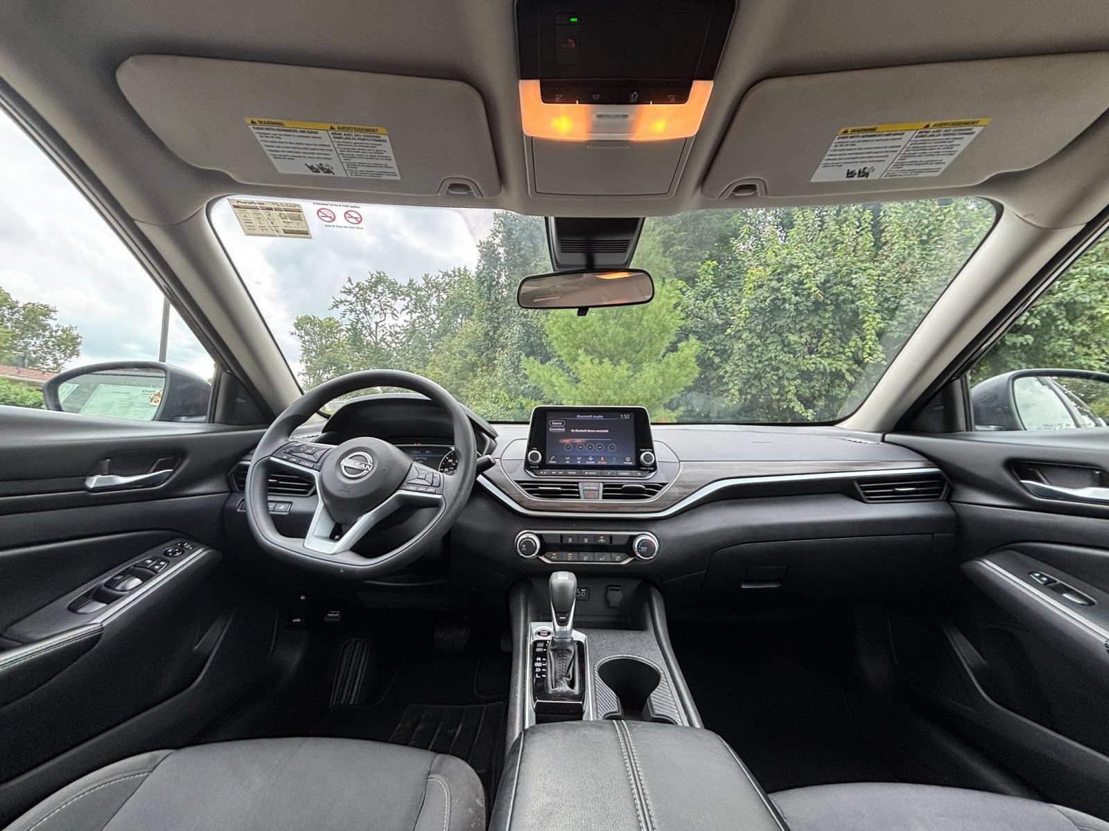 Used 2025 Nissan Altima 2.5 SV FWD image 32