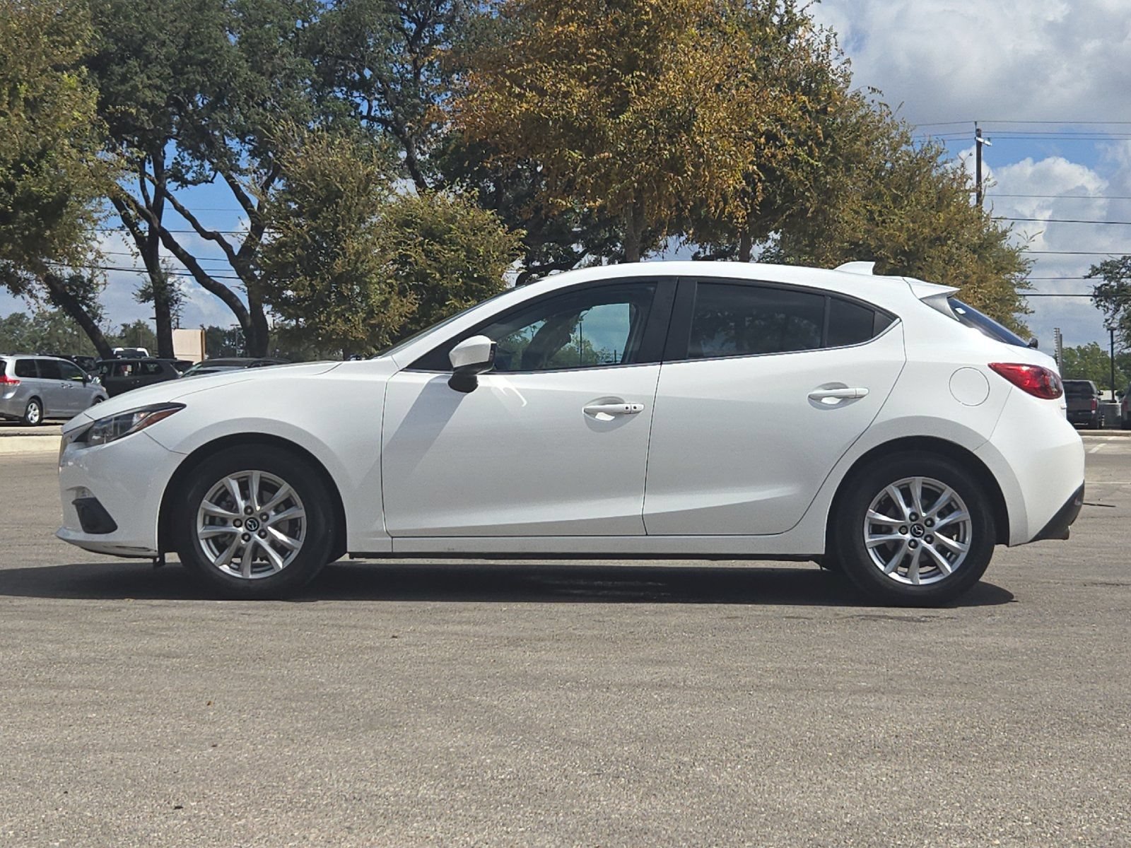 Used 2015 MAZDA MAZDA3 i Grand Touring FWD image 2