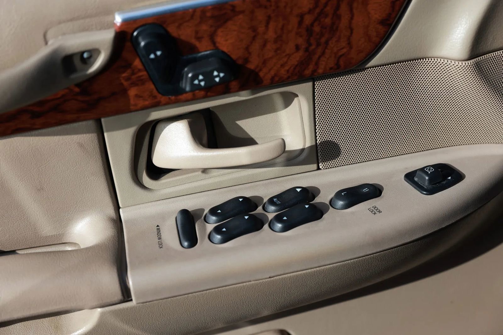 Used 2002 Mercury Grand Marquis LS image 37