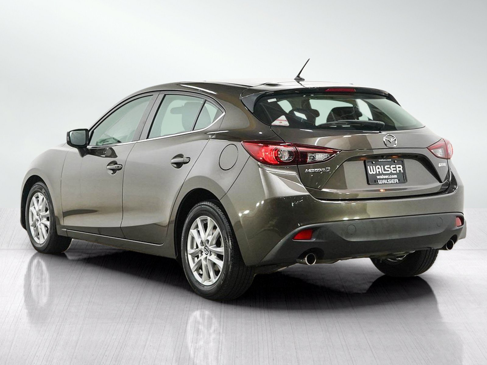 Used 2015 MAZDA MAZDA3 i Touring FWD image 3