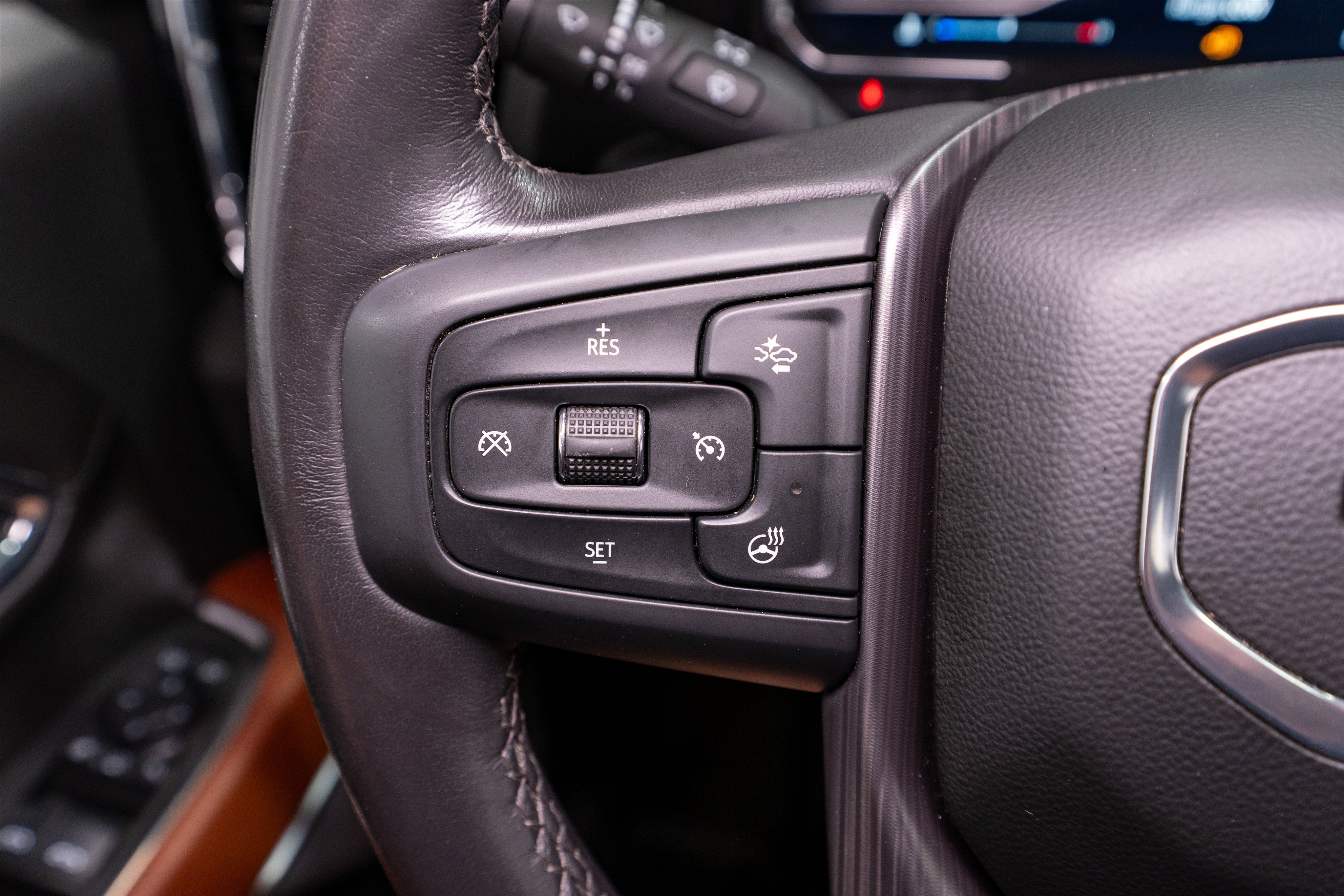 Used 2024 GMC Sierra 2500 Denali Ultimate AWD/4WD image 32