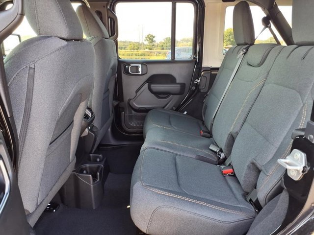 Used 2025 Jeep Wrangler Sport S image 19