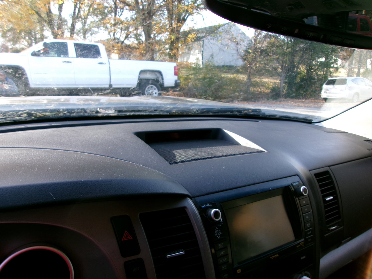 Used 2010 Toyota Sequoia Platinum image 11
