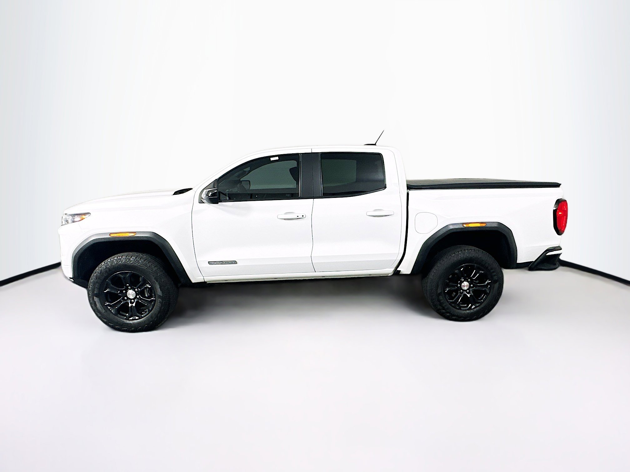 Used 2023 GMC Canyon Elevation image 4