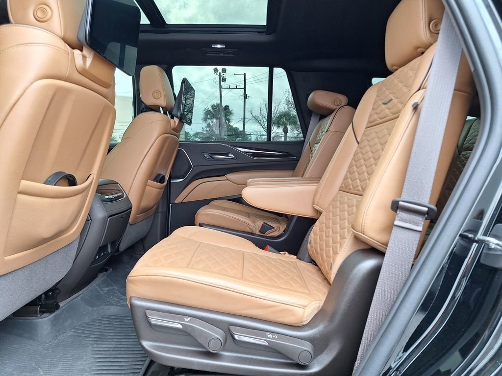 Used 2023 Cadillac Escalade Sport w/ Touring Package image 15