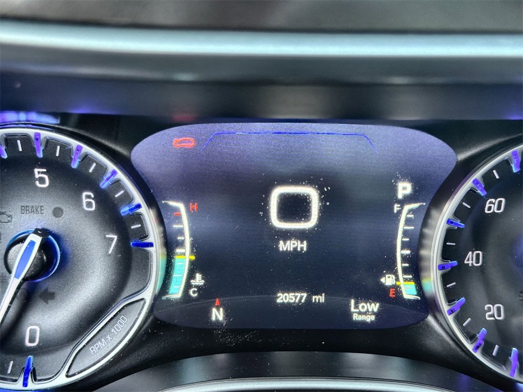 Used 2026 Chrysler Pacifica Select image 10