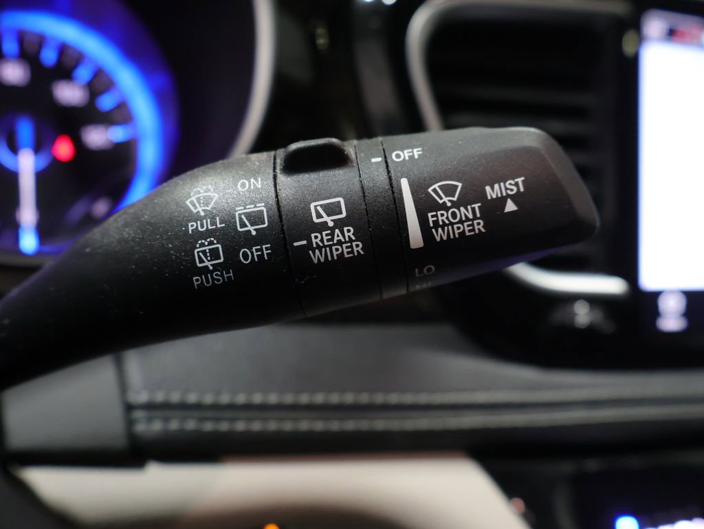 Used 2024 Chrysler Pacifica Limited w/ Uconnect Theater Family Group image 41