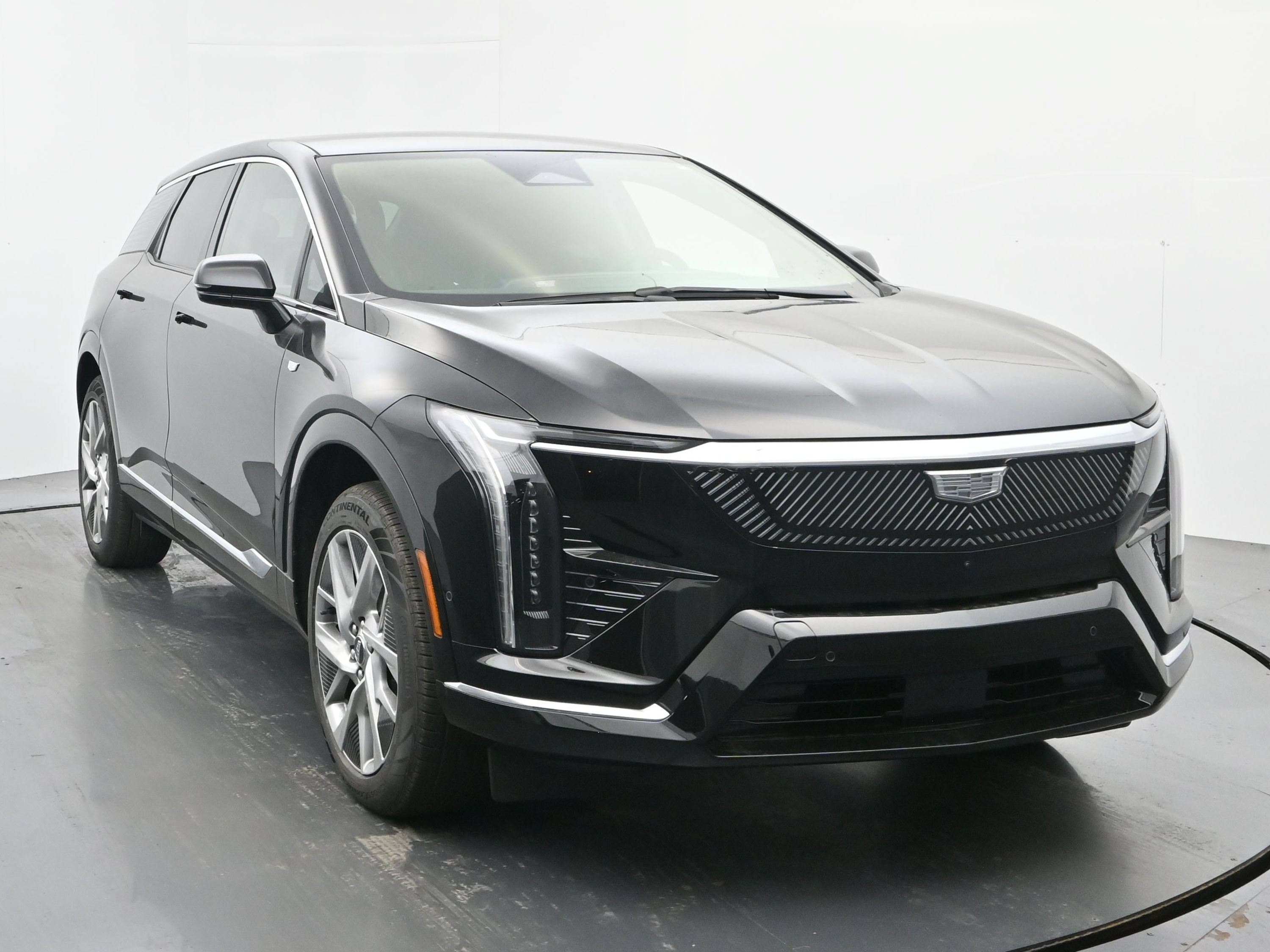 New 2027 Cadillac Optiq Luxury w/ LPO, Floor Liner Package AWD/4WD image 8