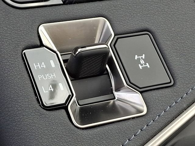 Used 2025 Lexus GX 550 w/ Accessory Package (2T) image 14