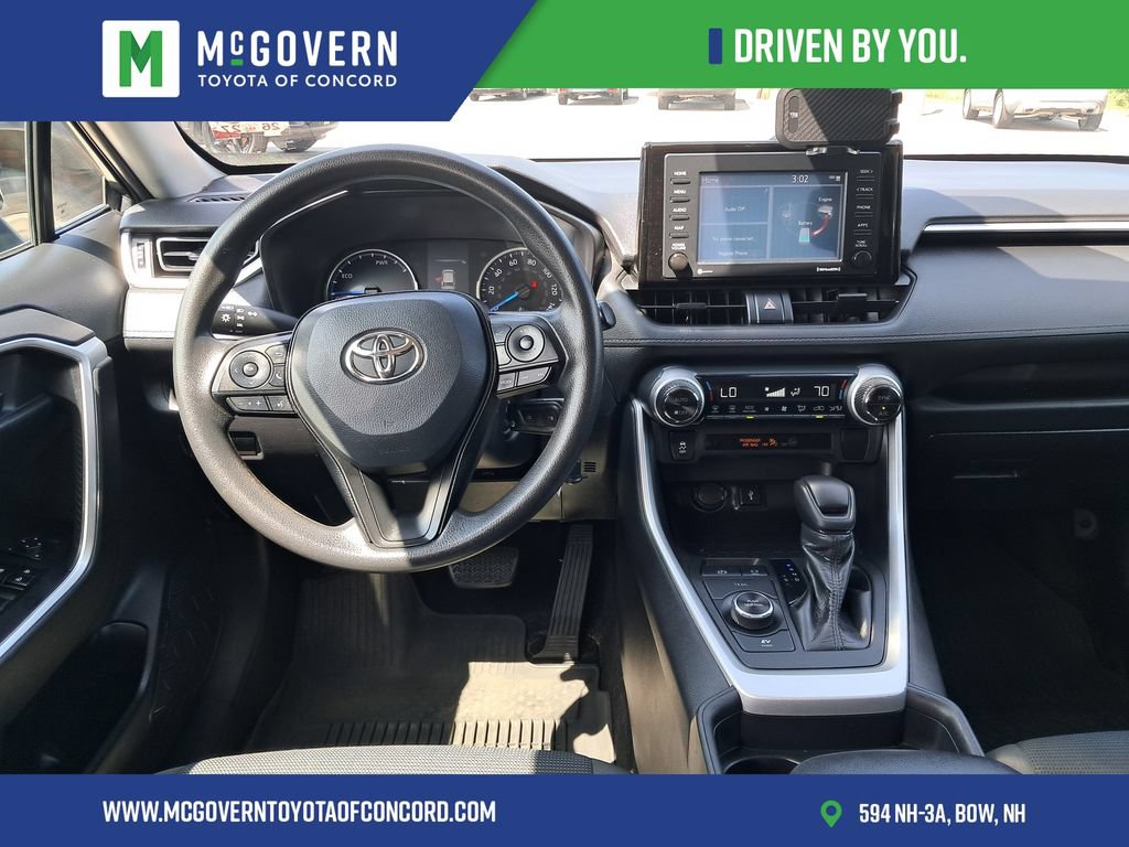 Used 2021 Toyota RAV4 LE AWD/4WD image 19