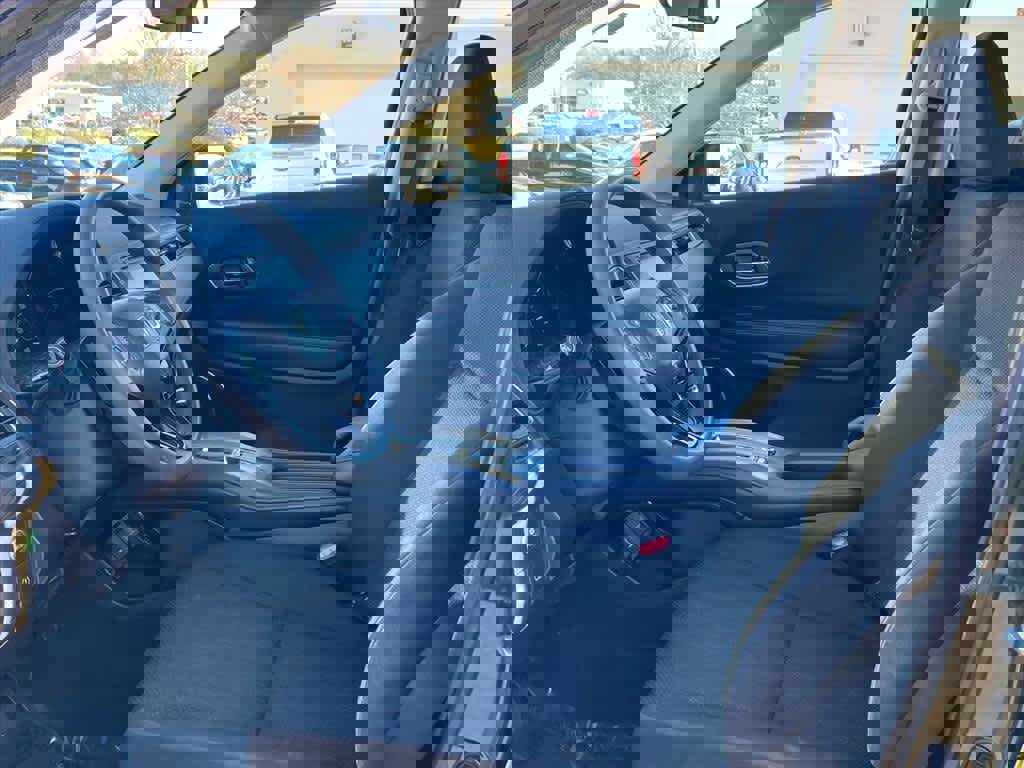 Used 2018 Honda HR-V EX image 11