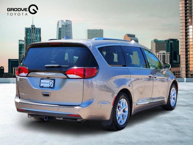 Used 2018 Chrysler Pacifica Touring-L Plus w/ Advanced Safetytec Group FWD image 6