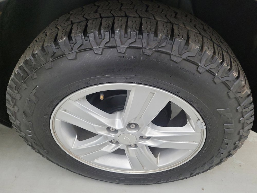 Used 2019 Chevrolet Trax LT w/ Sun & Sound Package FWD image 31