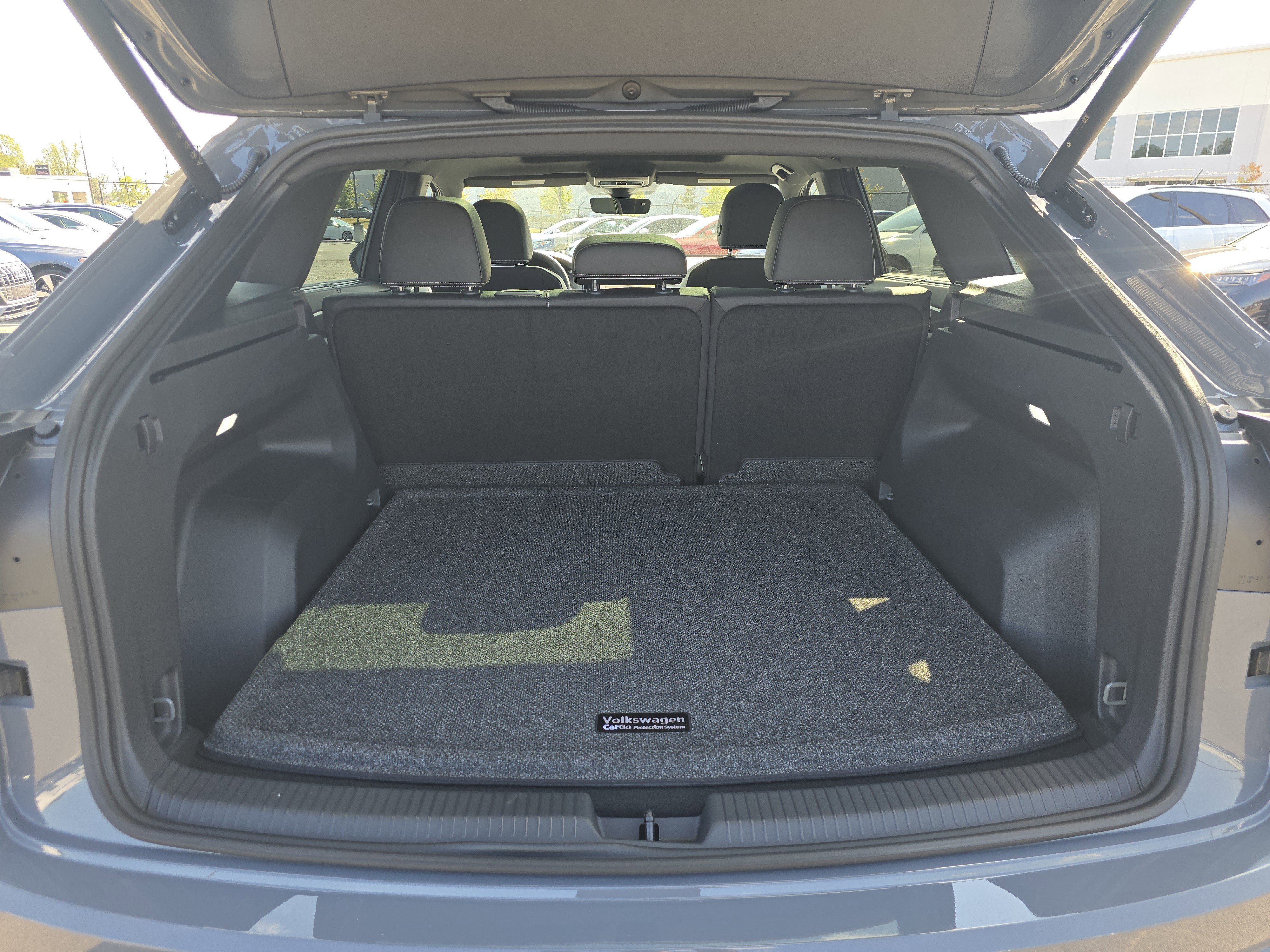 New 2026 Volkswagen Atlas Cross Sport SEL R-Line image 17