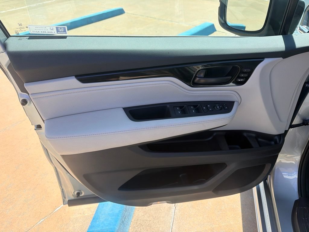 New 2026 Honda Odyssey Touring image 17