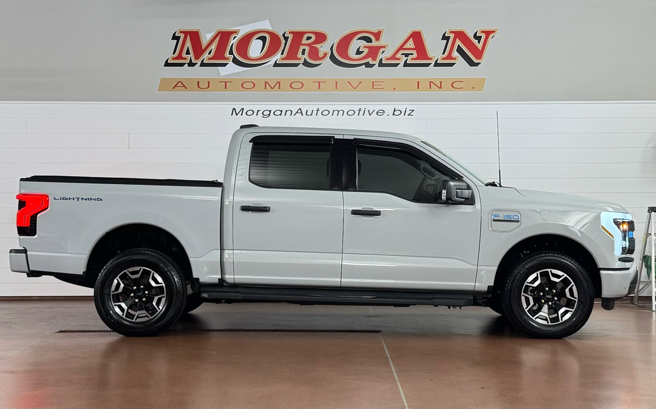 Used 2023 Ford F150 Lightning XLT image 2