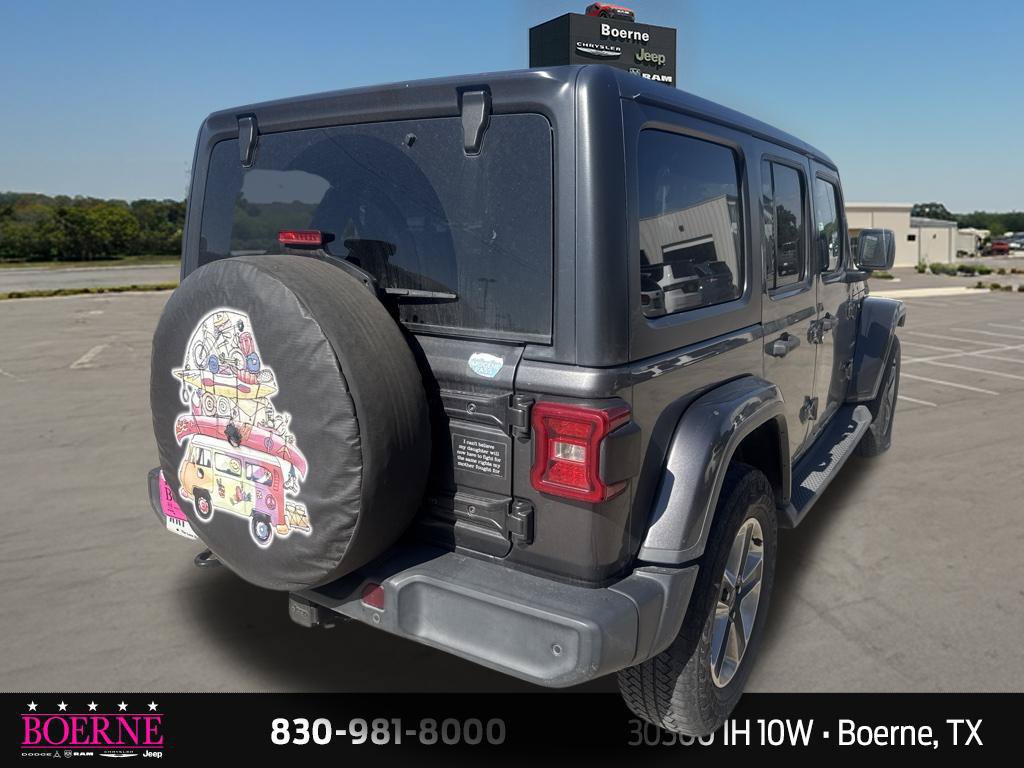 Used 2018 Jeep Wrangler Unlimited Sahara AWD/4WD image 11