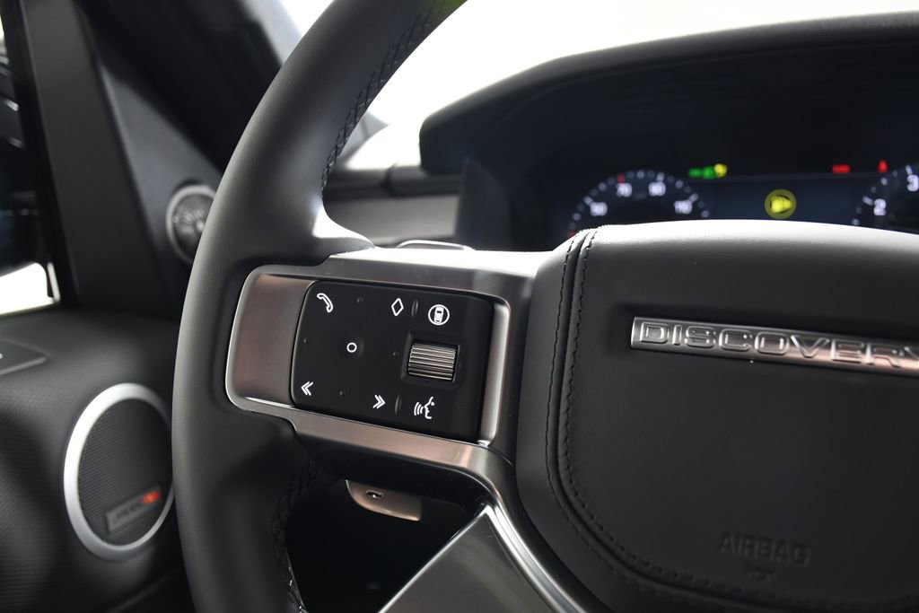 Certified 2025 Land Rover Discovery Dynamic SE image 28