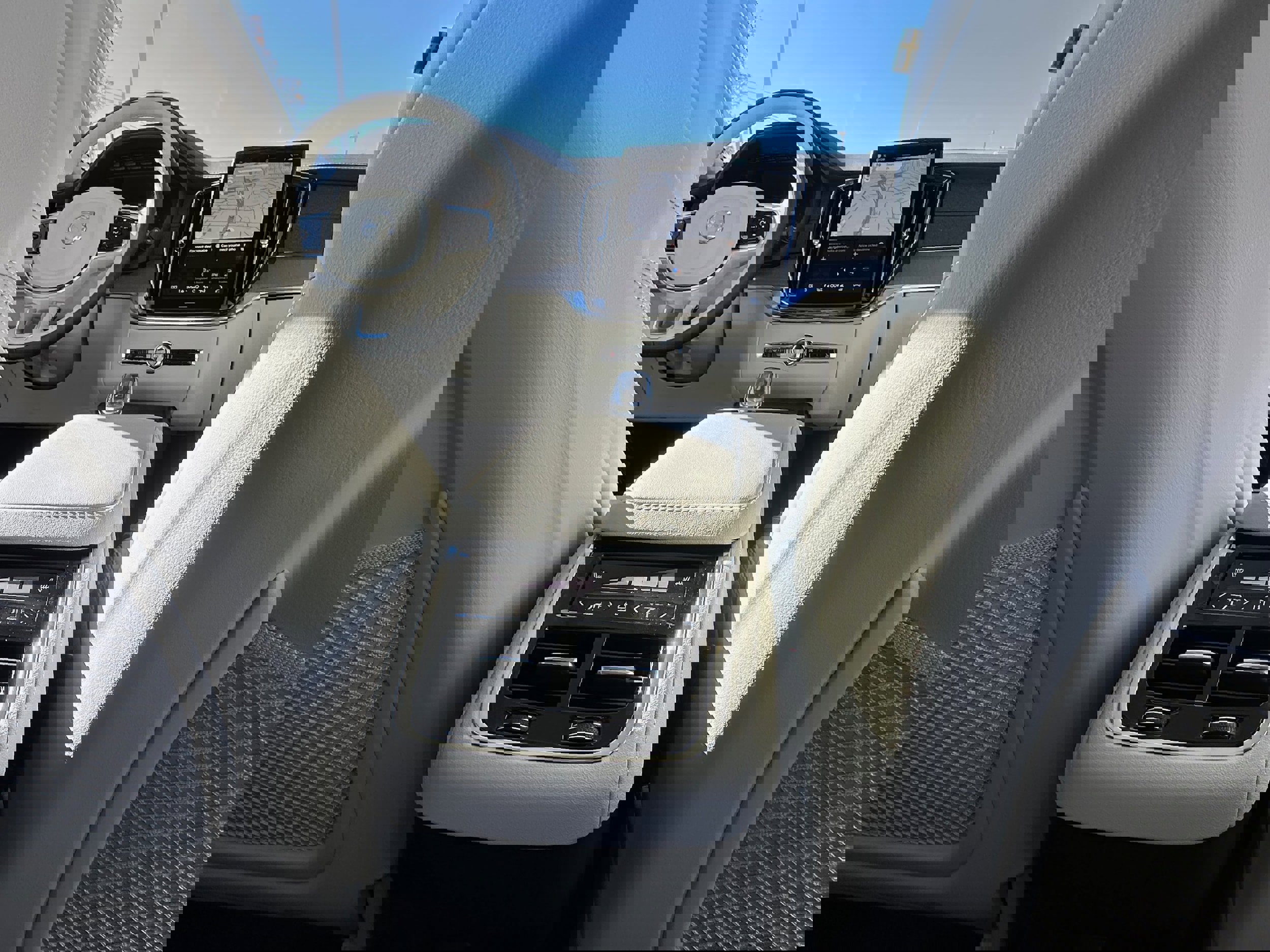 New 2026 Volvo XC90 B6 Ultra w/ Protection Package image 12