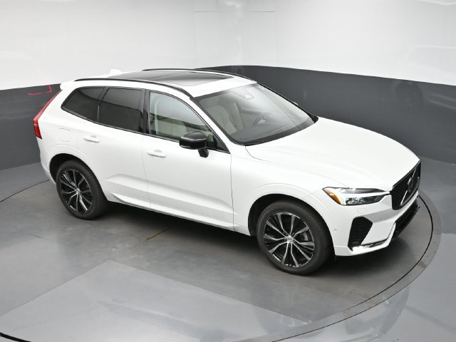 Used 2024 Volvo XC60 B5 Plus w/ Protection Package Premier AWD/4WD image 18