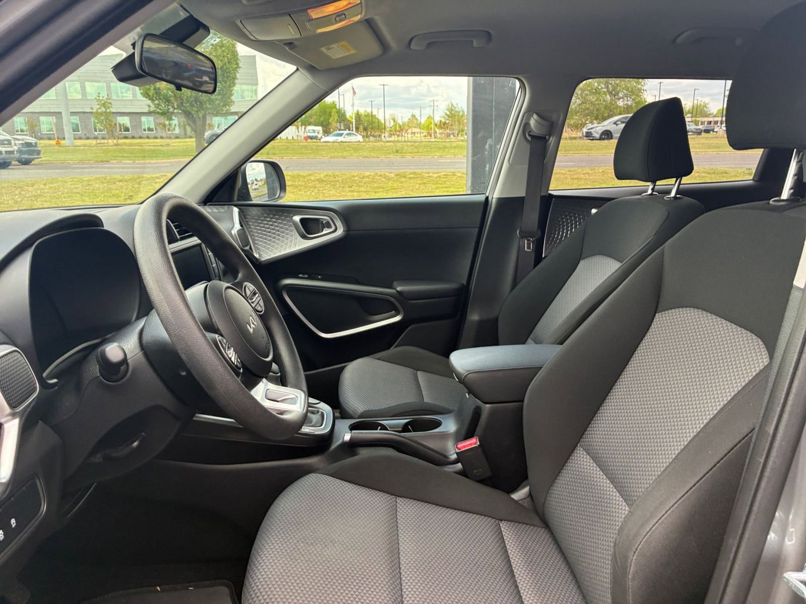 Used 2025 Kia Soul LX w/ LX Technology Package image 24