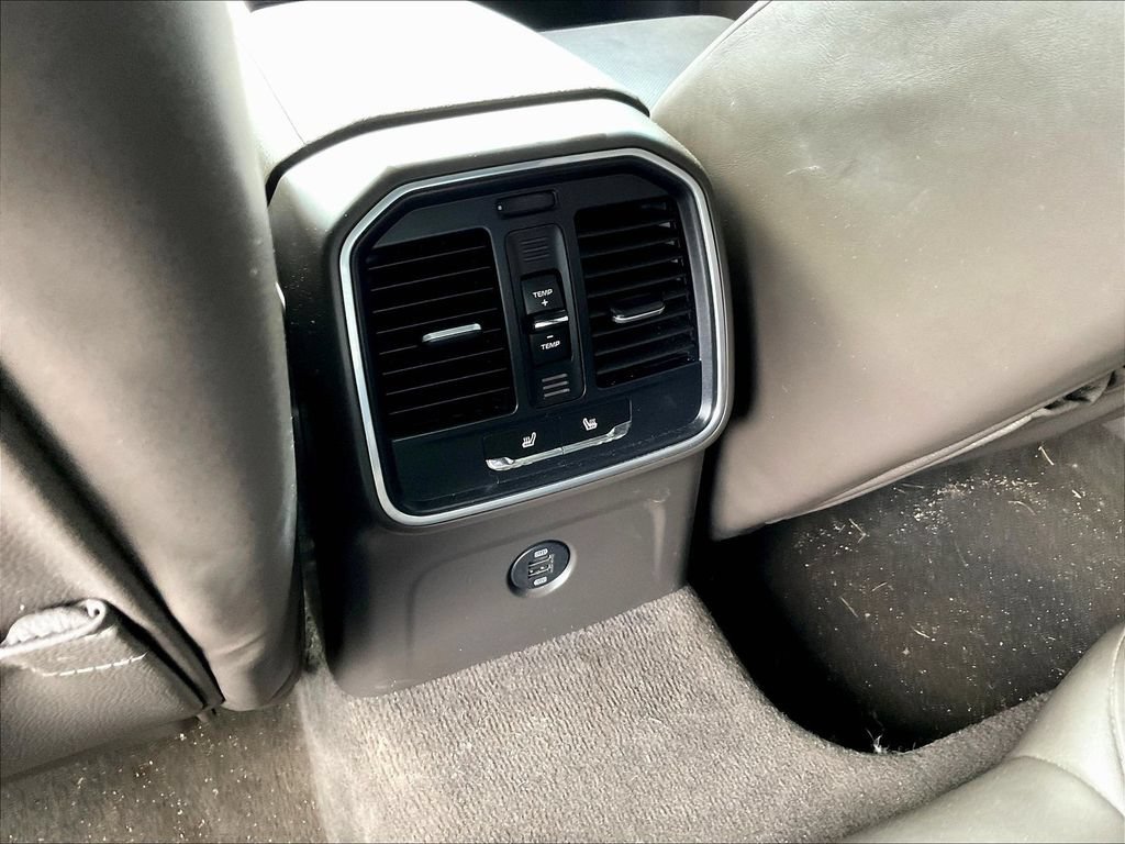 Used 2018 Porsche Macan AWD/4WD image 10