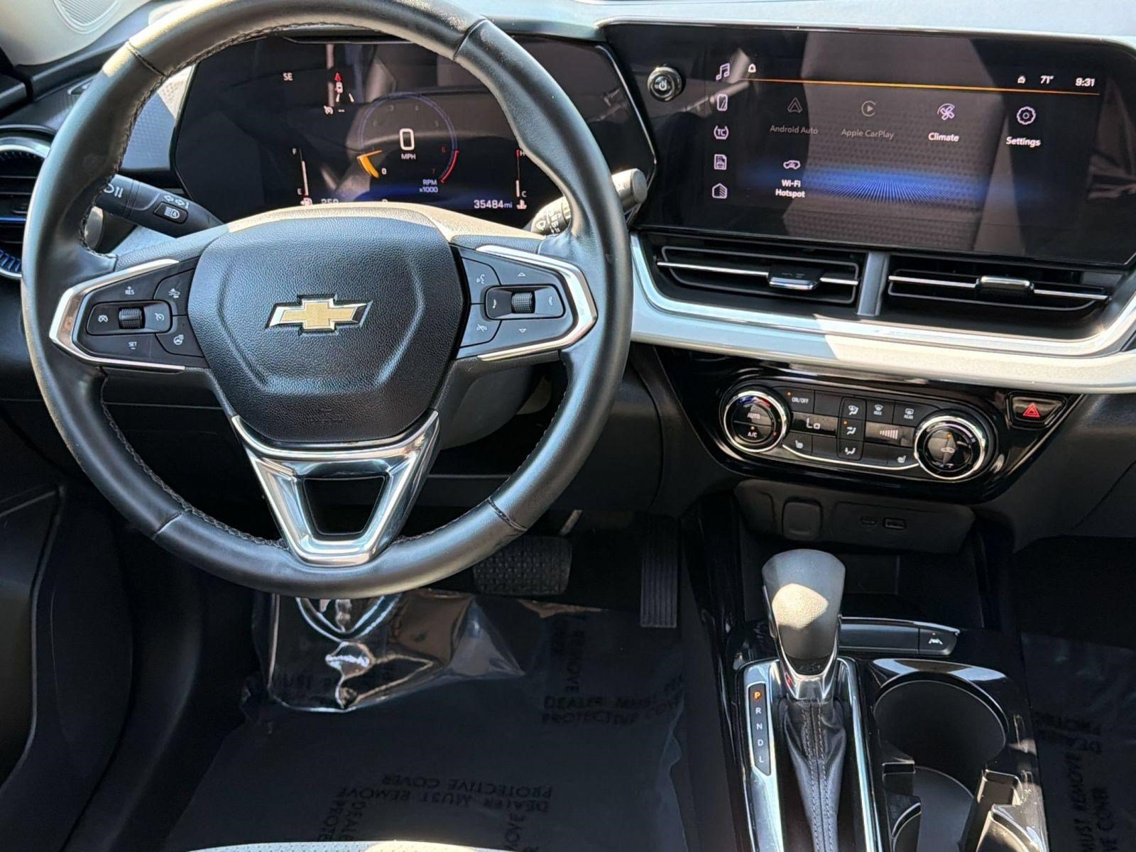 Used 2025 Chevrolet Trax LT w/ LT Convenience Package FWD image 25
