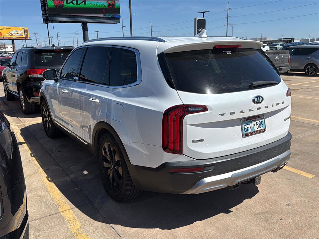 Used 2020 Kia Telluride EX w/ EX Premium Package image 3