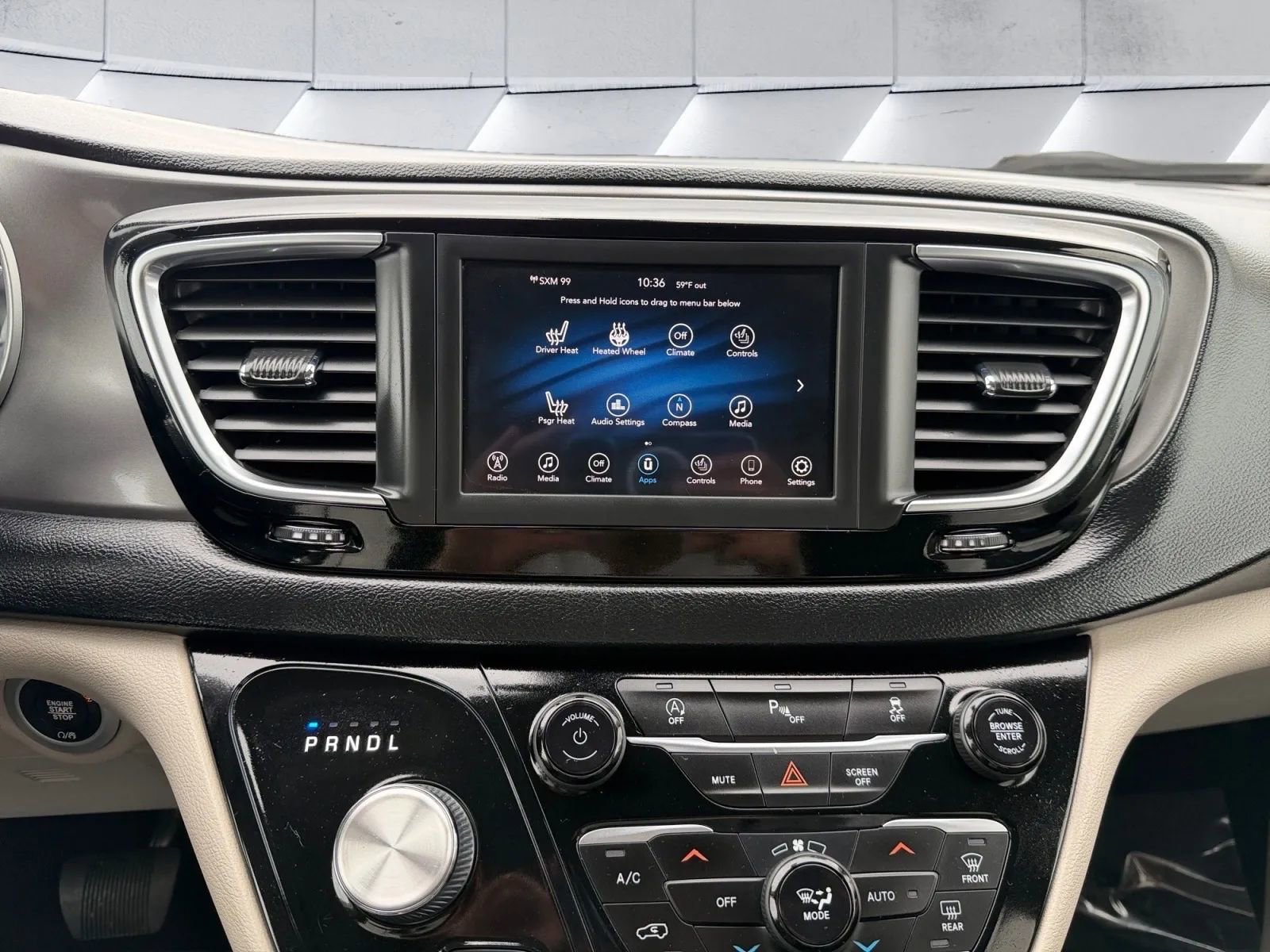 Used 2020 Chrysler Pacifica Touring-L image 17