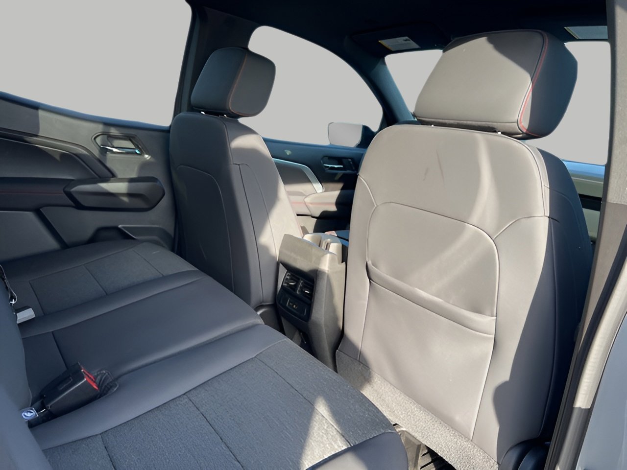 Used 2024 Chevrolet Colorado Z71 w/ Z71 Convenience Package 2 image 35