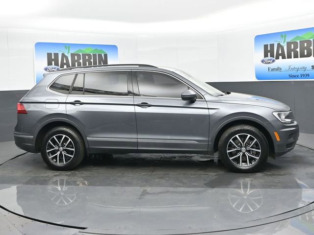 Used 2021 Volkswagen Tiguan SE w/ Panoramic Sunroof Package image 7