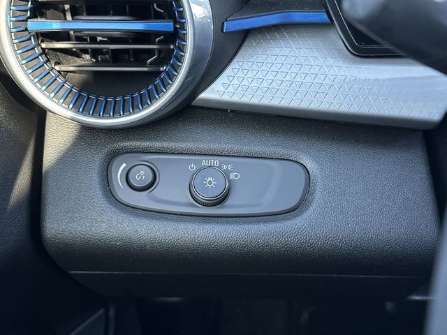 Used 2024 Chevrolet Trax LT image 17