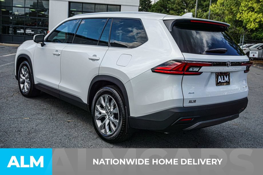 Used 2026 Toyota Grand Highlander AWD image 4