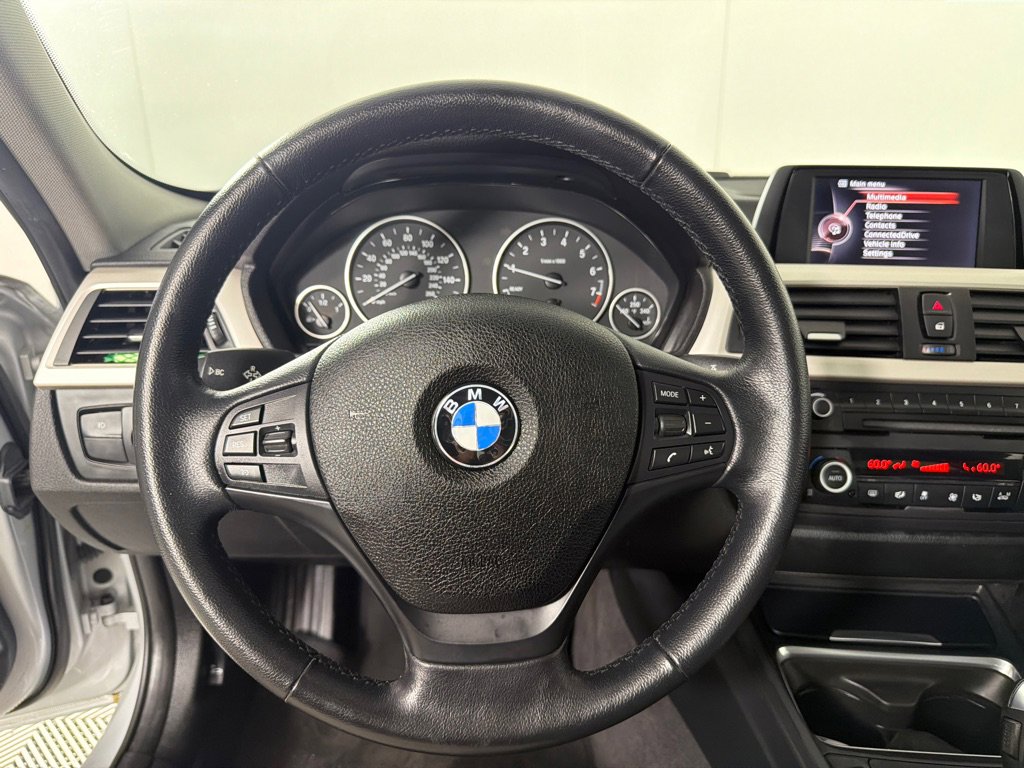Used 2015 BMW 320i xDrive Sedan AWD/4WD image 16