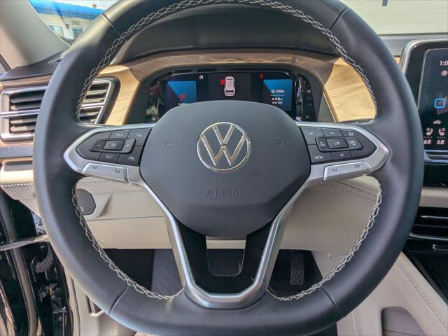 Certified 2025 Volkswagen Atlas SE FWD image 13