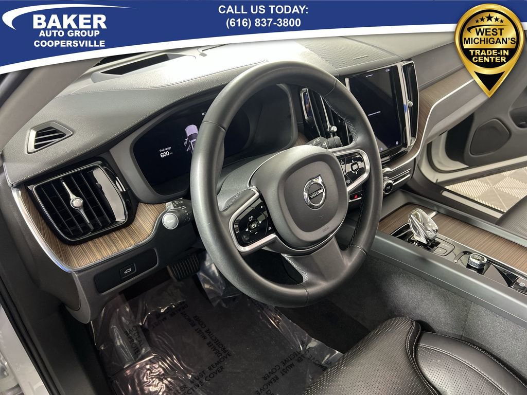 Used 2023 Volvo XC60 B6 Ultimate image 11
