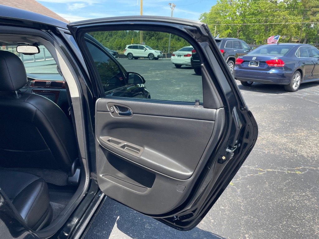 Used 2007 Chevrolet Impala LTZ FWD image 16