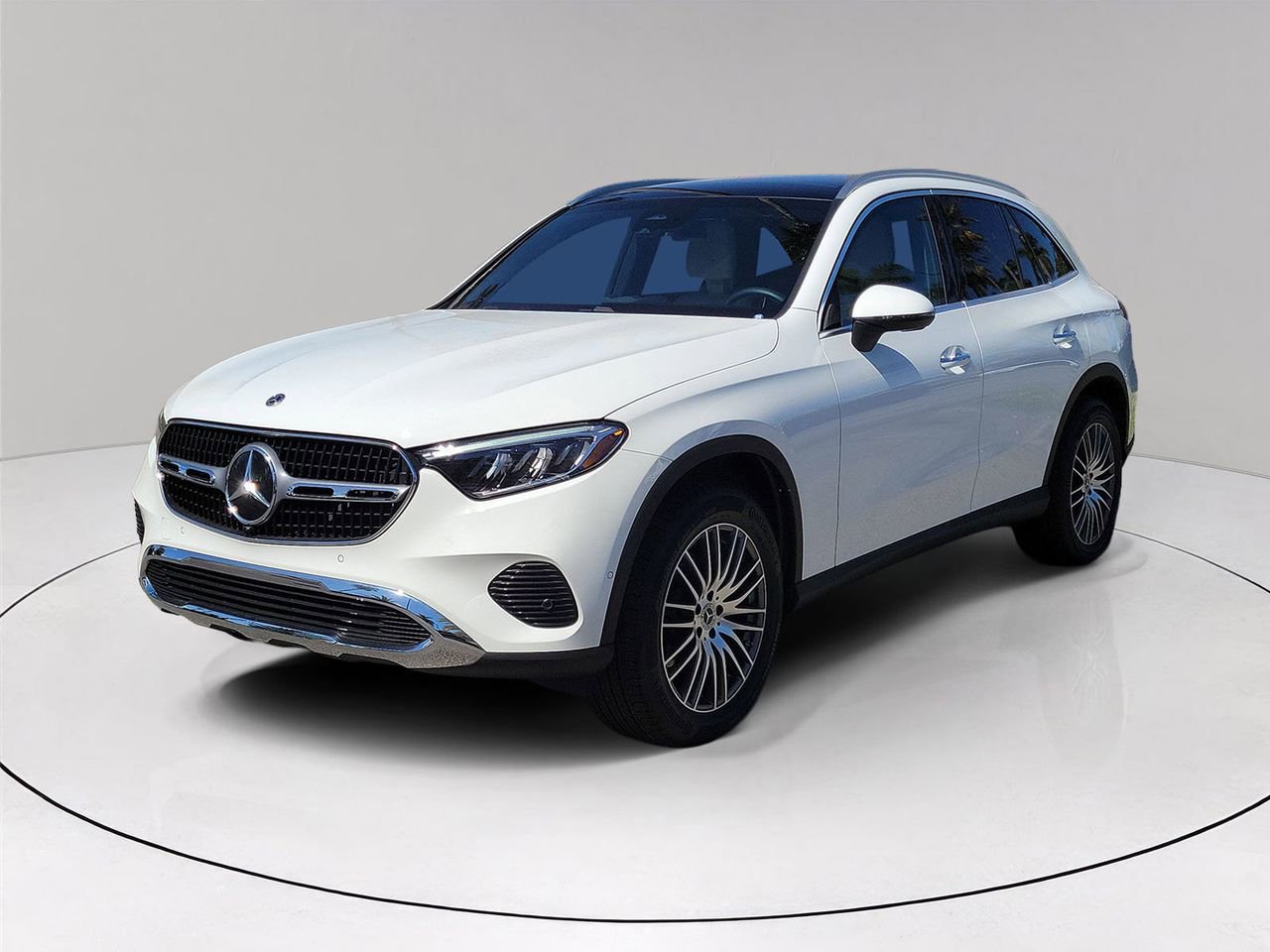Used 2026 Mercedes-Benz GLC 300 image 3