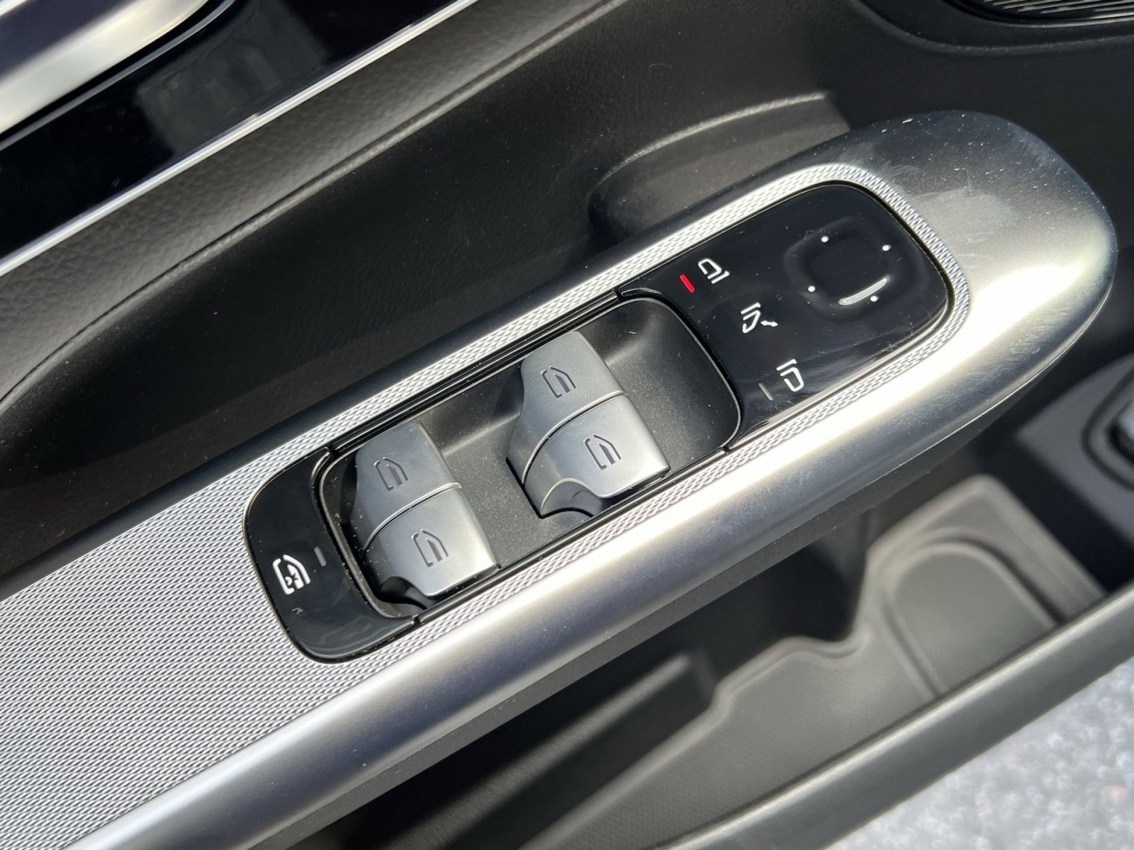 Used 2026 Mercedes-Benz GLC 300 4MATIC image 13