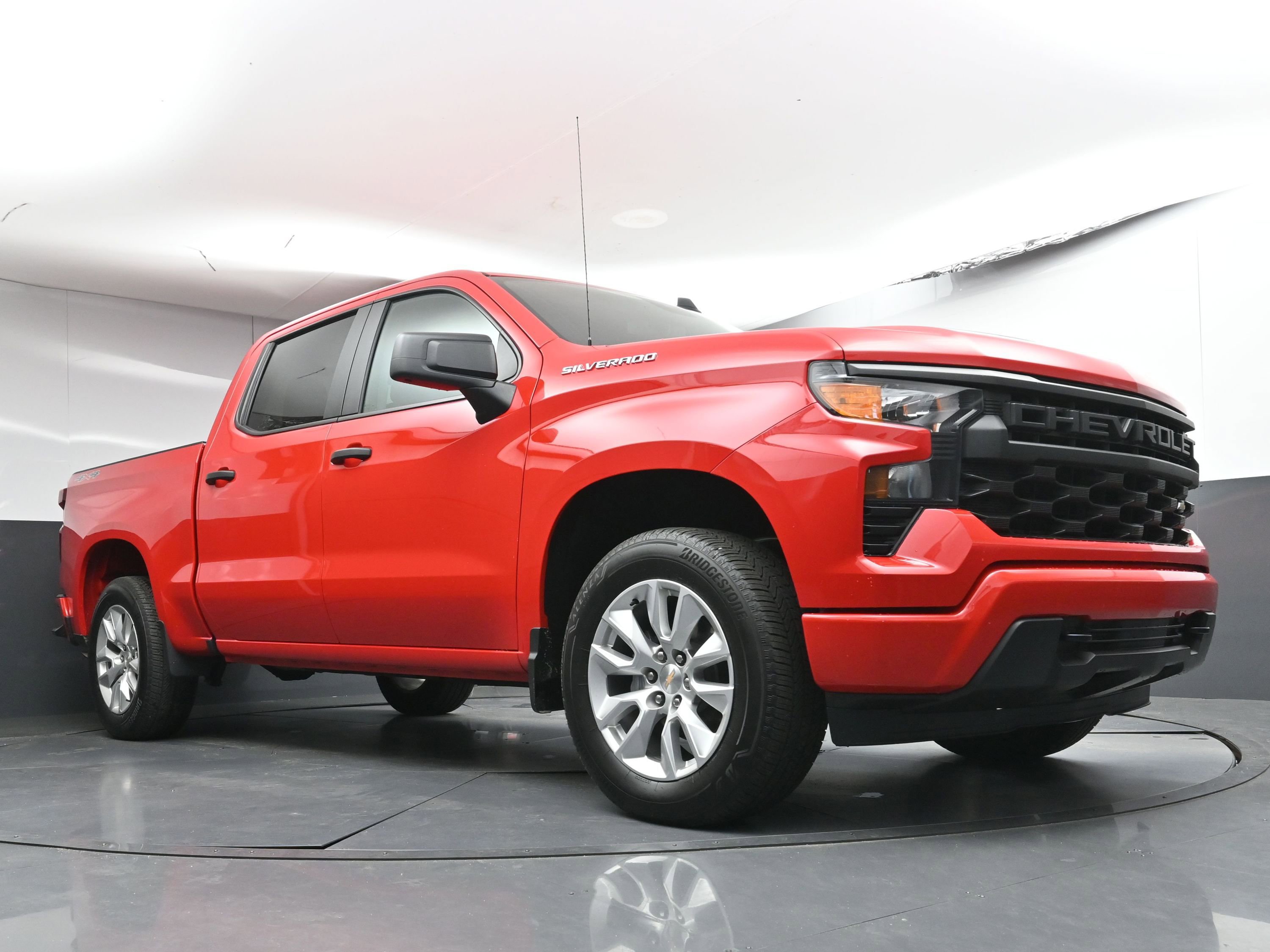 Used 2025 Chevrolet Silverado 1500 Custom image 24