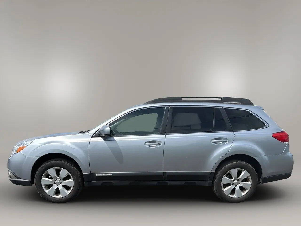 Used 2012 Subaru Outback 2.5i Premium w/ All-Weather Pkg AWD/4WD image 4