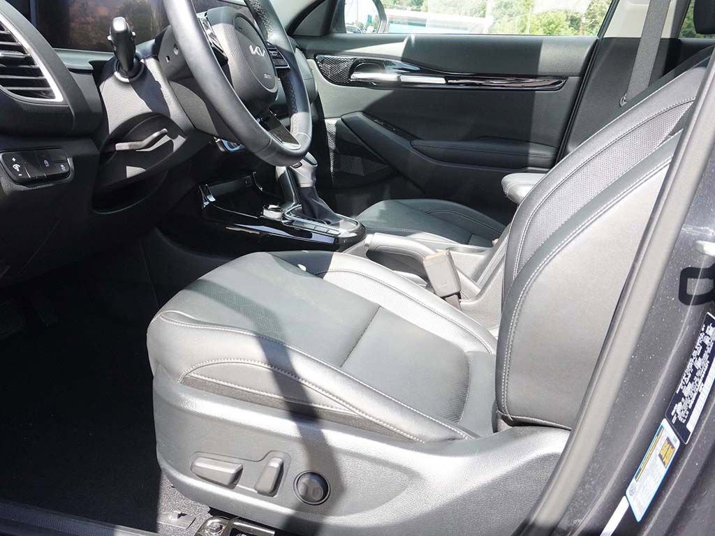 Used 2024 Kia Seltos EX AWD/4WD image 29