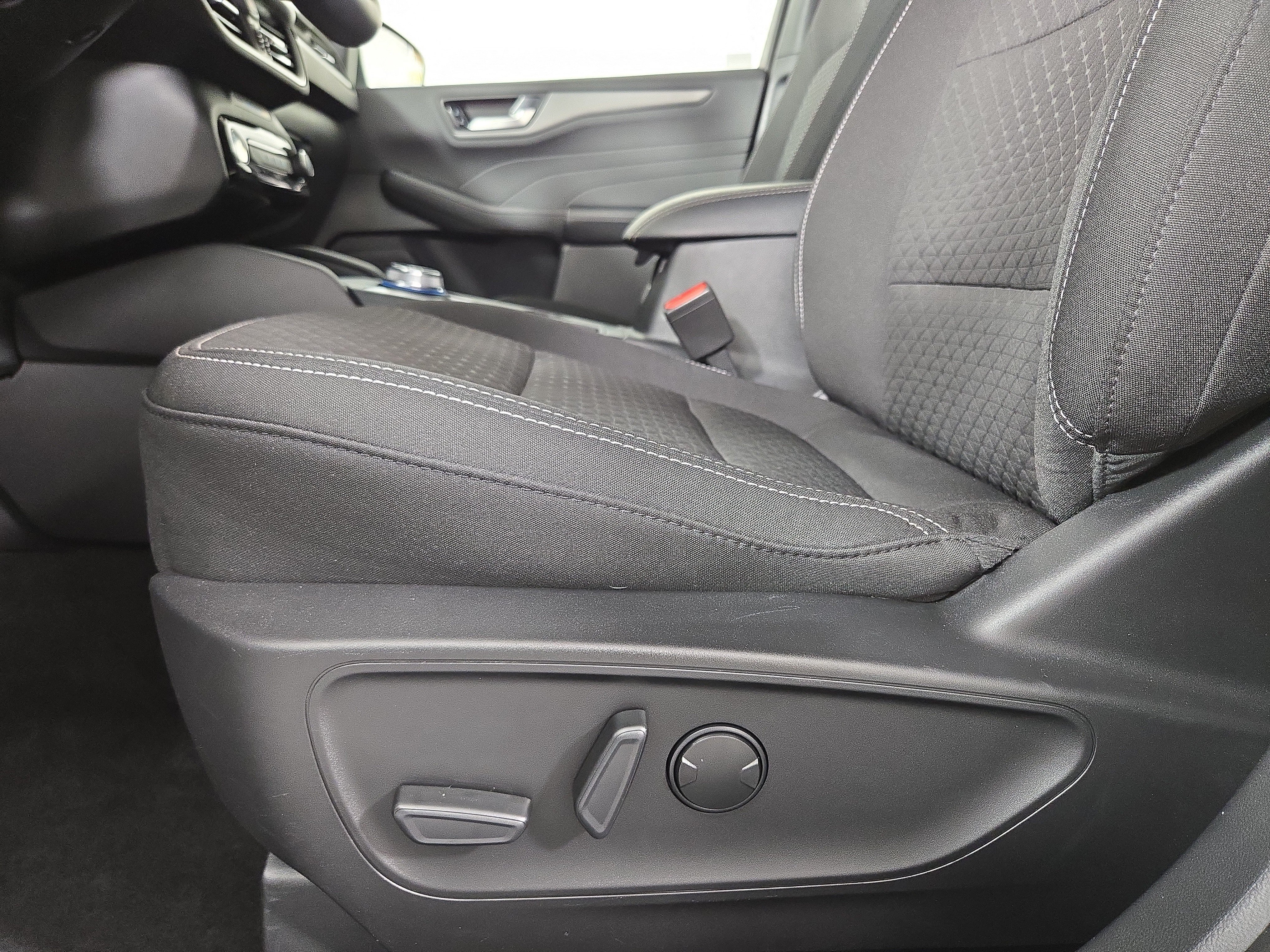 Used 2023 Ford Escape Active w/ Tech Pack #2 FWD image 31