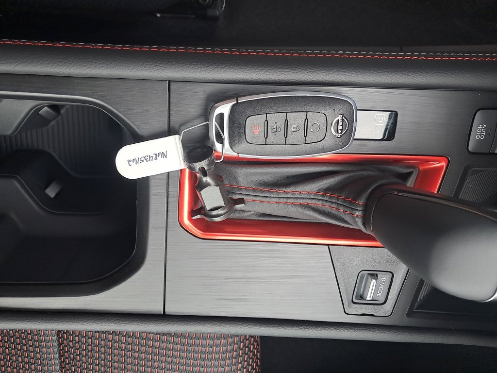 New 2026 Nissan Kicks SR w/ SR Premium Package FWD image 31