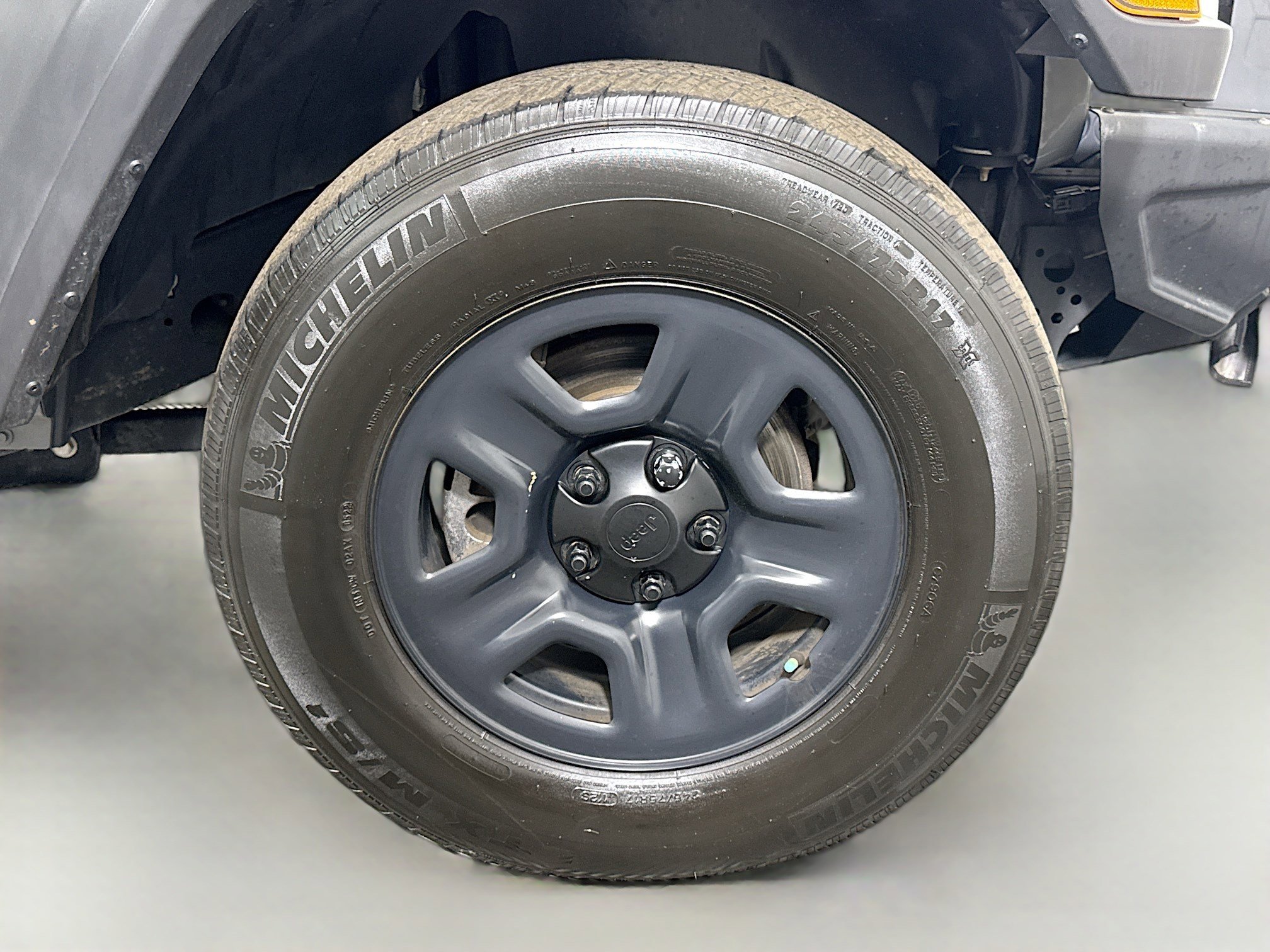 Used 2021 Jeep Gladiator Sport image 32