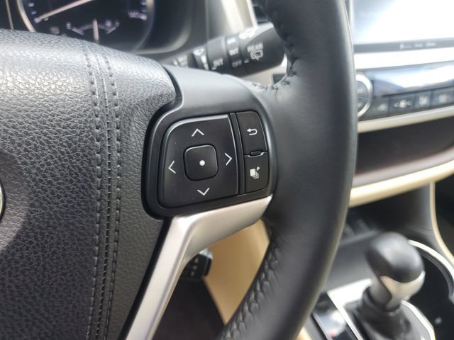 Used 2016 Toyota Highlander XLE AWD/4WD image 20