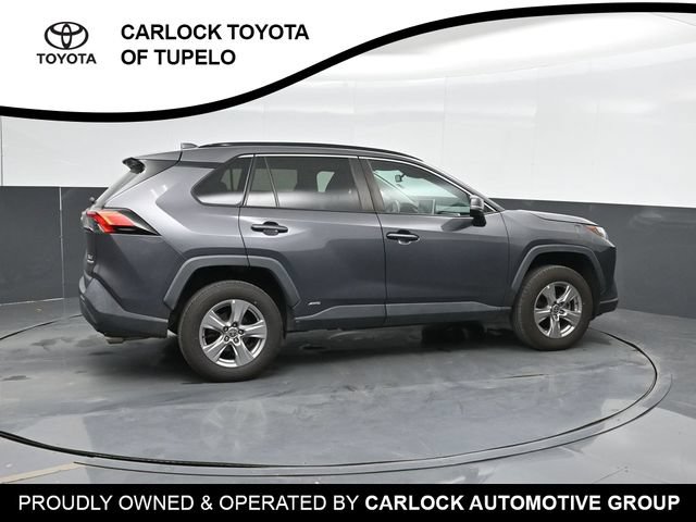 Used 2022 Toyota RAV4 XLE w/ Convenience Package AWD/4WD image 4