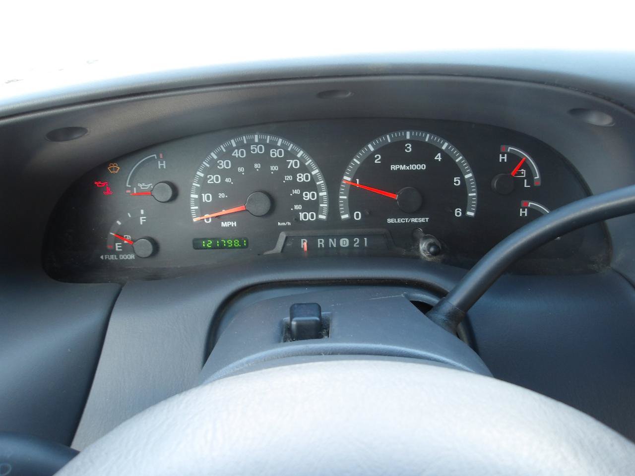 Used 2000 Ford Expedition XLT AWD/4WD image 17