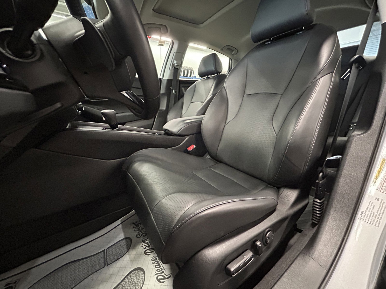 Certified 2025 Honda Accord EX-L image 12