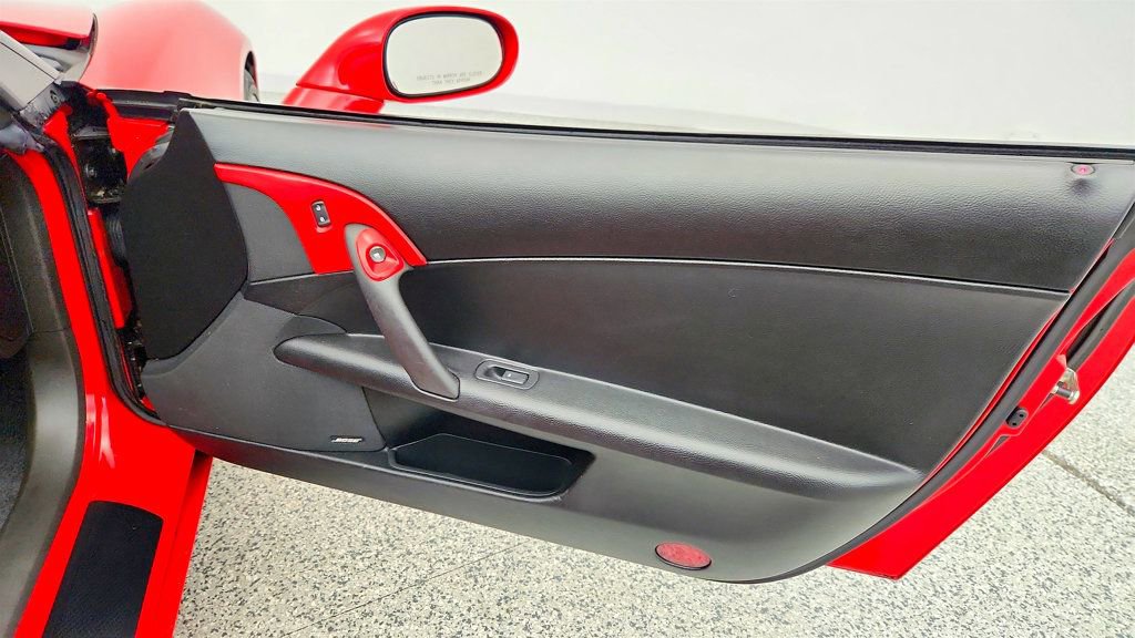 Used 2005 Chevrolet Corvette Convertible w/ Preferred Equipment Group RWD image 23